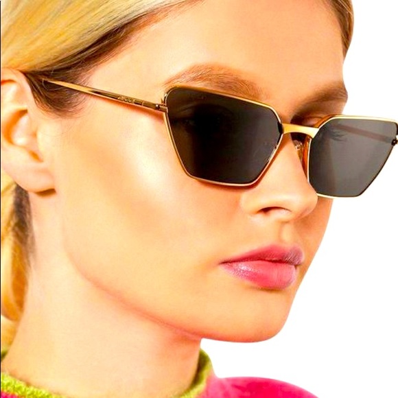 Gucci Accessories Gucci Gold Black Cat Eye Gg538s Gg0538s 00